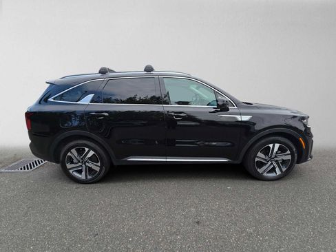 Used 2022 Kia Sorento SX Prestige w/ Panoramic Sunroof Package AWD/4WD image 2