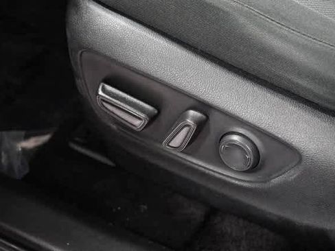 Used 2021 Toyota RAV4 XLE w/ Carpet Mat Package (TMS) image 22