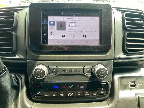 Used 2025 RAM ProMaster 2500 w/ Convenience Group FWD image 13
