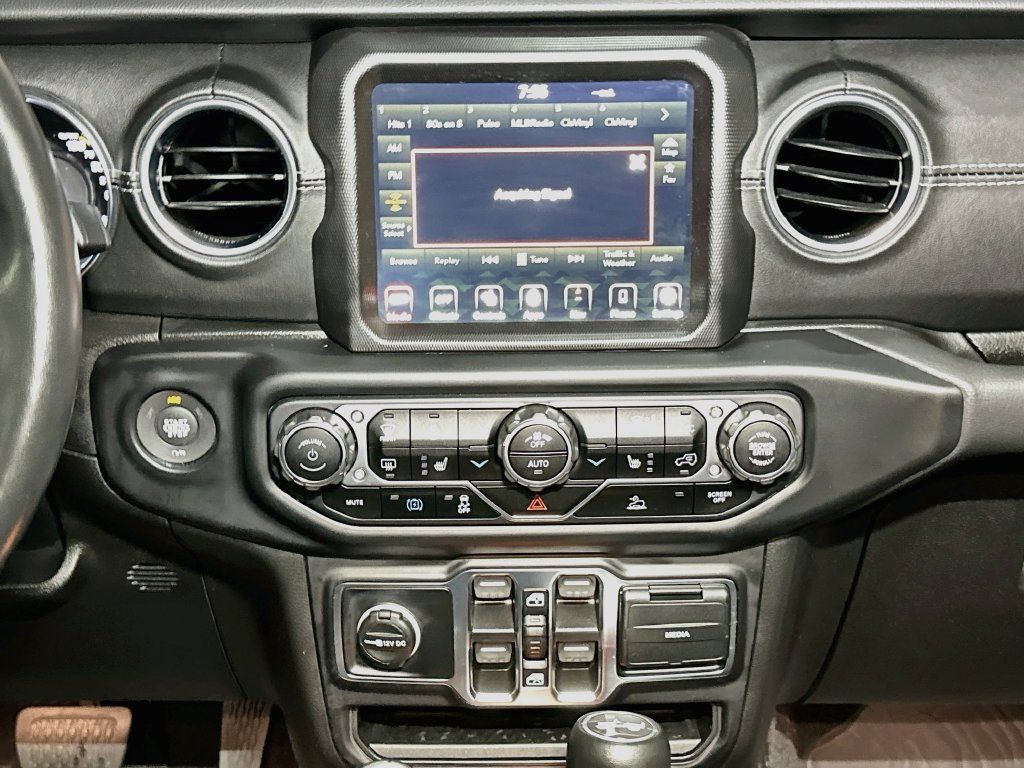Used 2023 Jeep Wrangler Unlimited Sahara w/ Cold Weather Group AWD/4WD image 12