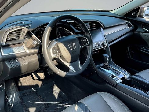 Used 2018 Honda Civic Touring image 17
