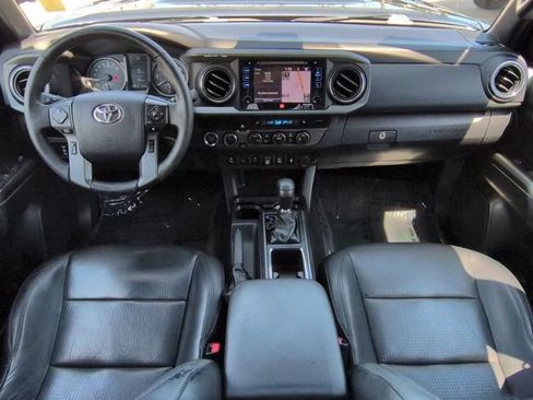 Used 2019 Toyota Tacoma TRD Sport AWD/4WD image 15