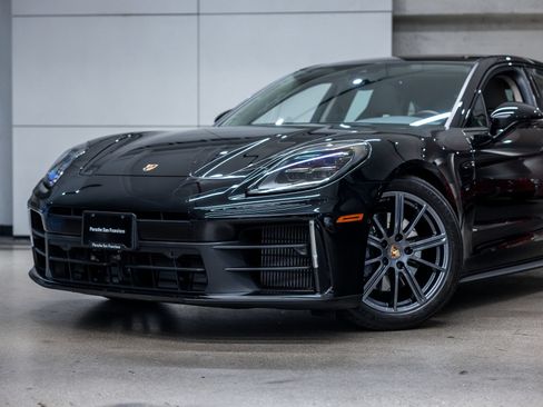 Certified 2025 Porsche Panamera image 21