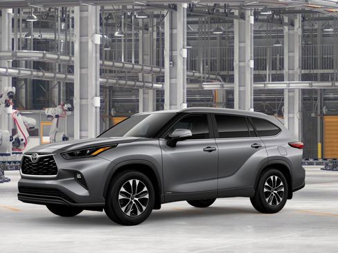 New 2026 Toyota Highlander XLE image 2