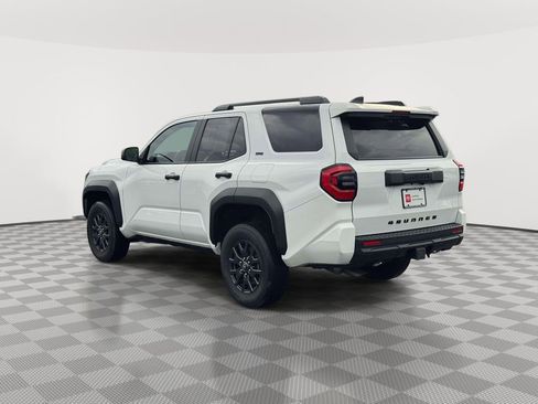 Used 2025 Toyota 4Runner SR5 AWD/4WD image 5