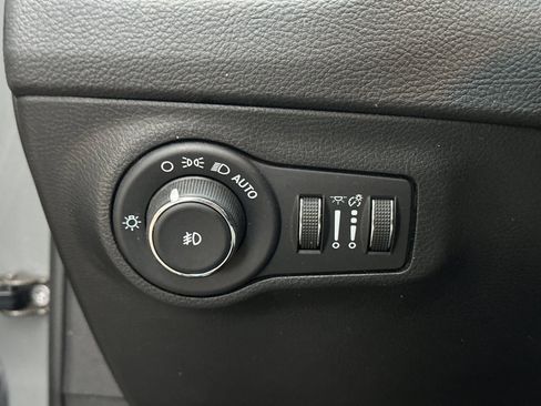 Used 2021 Jeep Compass Limited image 31