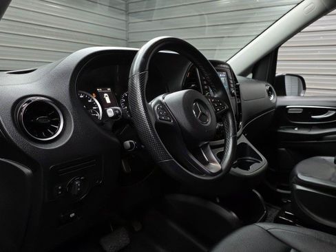 Used 2022 Mercedes-Benz Metris image 15