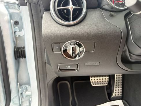Used 2017 Mercedes-Benz SLC 300 image 18