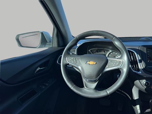 Used 2019 Chevrolet Equinox LT image 10