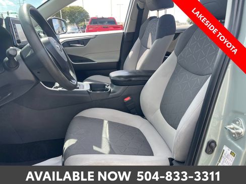 Certified 2020 Toyota RAV4 XLE FWD image 29