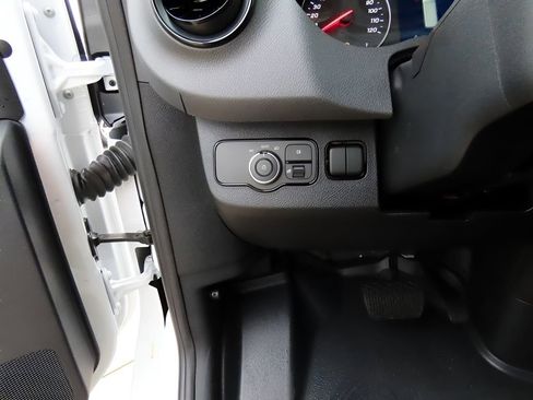 Used 2024 Mercedes-Benz Sprinter 3500 image 40