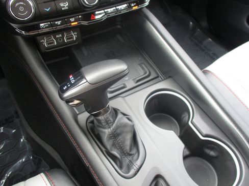 Used 2024 Dodge Durango GT AWD/4WD image 30