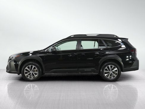 Used 2025 Subaru Outback Premium AWD/4WD image 2