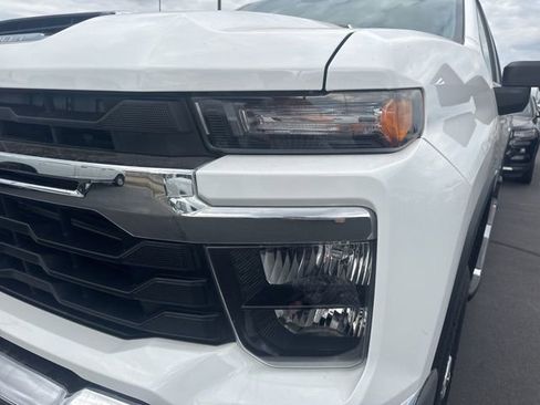 Used 2024 Chevrolet Silverado 3500 LT AWD/4WD image 19