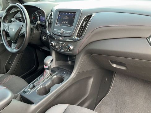 Used 2022 Chevrolet Equinox RS FWD image 20