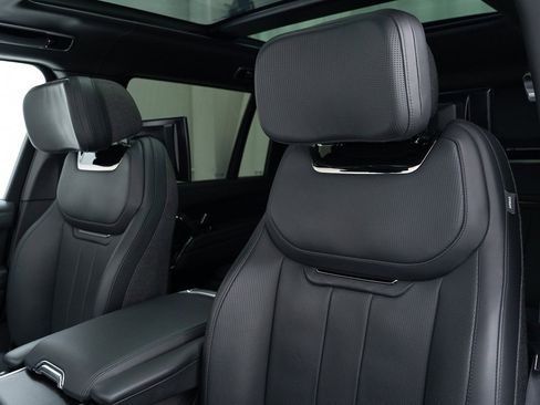 Used 2023 Land Rover Range Rover SV image 16