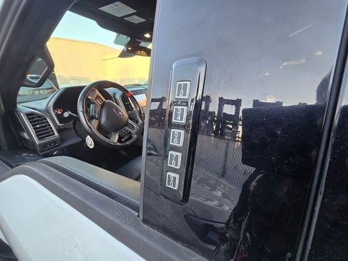 Used 2018 Ford F150 Raptor w/ Equipment Group 802A Luxury image 34