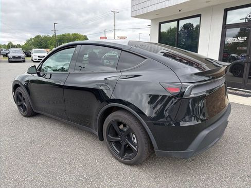 Used 2026 Tesla Model Y 2WD image 5