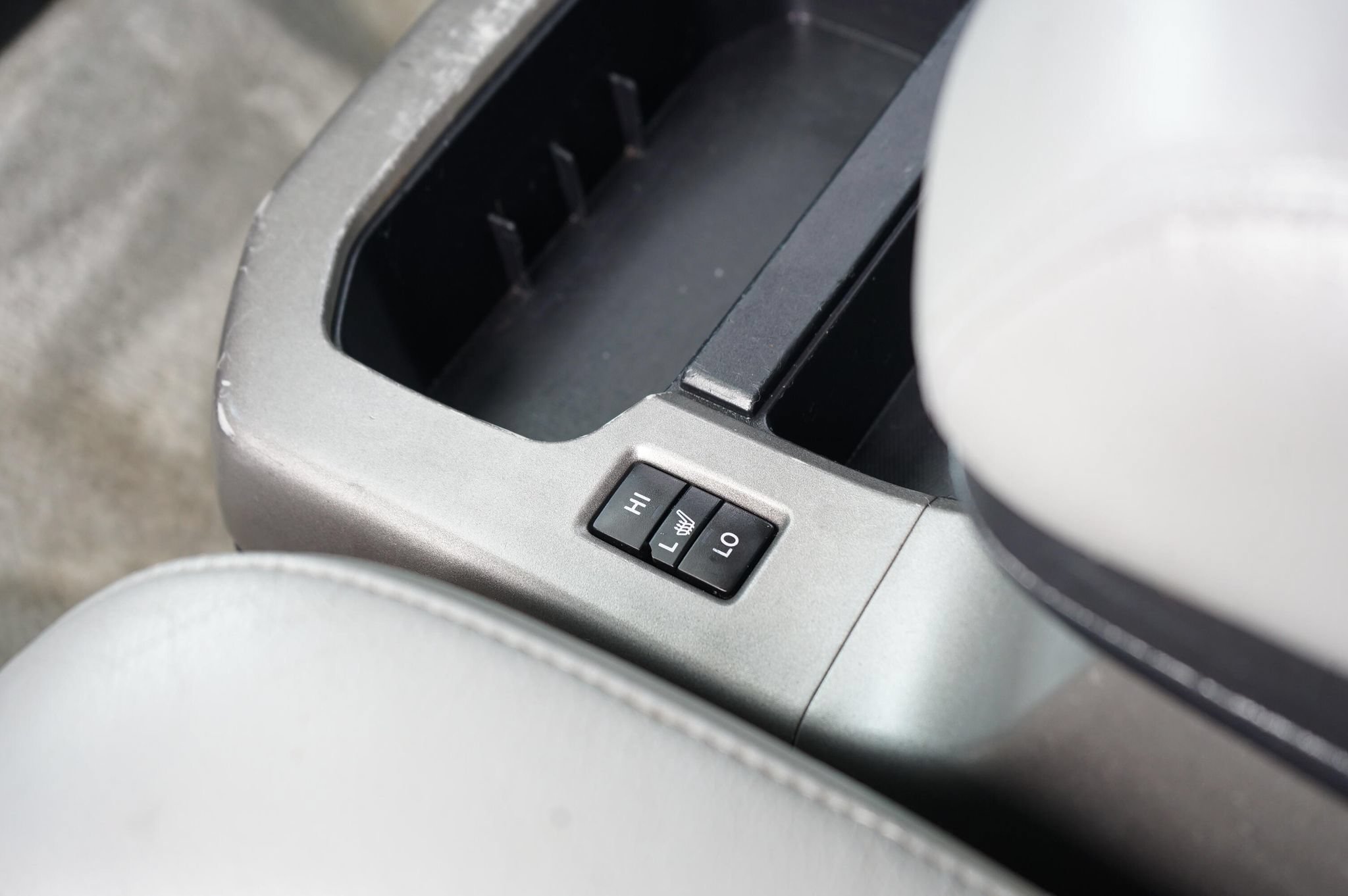 Used 2011 Toyota Sequoia Platinum AWD/4WD image 18