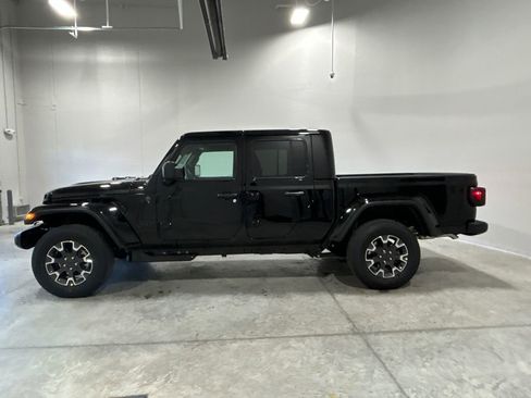 New 2026 Jeep Gladiator Sport image 9