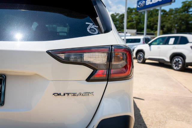 Used 2021 Subaru Outback Premium AWD/4WD image 17