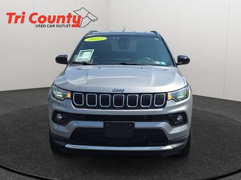 Used 2023 Jeep Compass Limited AWD/4WD image 2