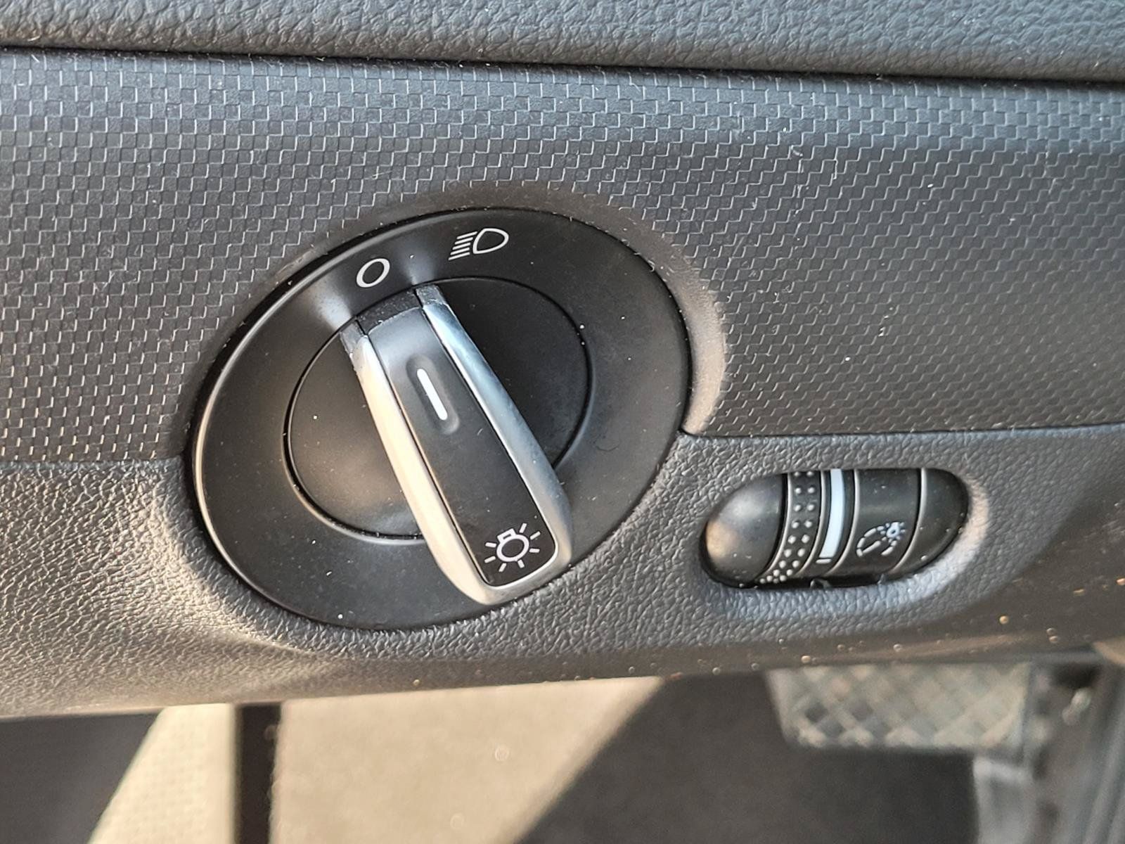 Used 2012 Volkswagen Jetta SE FWD image 25