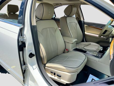 Used 2012 Lincoln MKZ FWD image 28