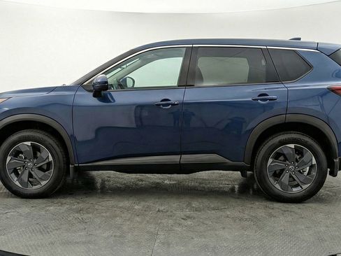 Used 2025 Nissan Rogue SV image 5