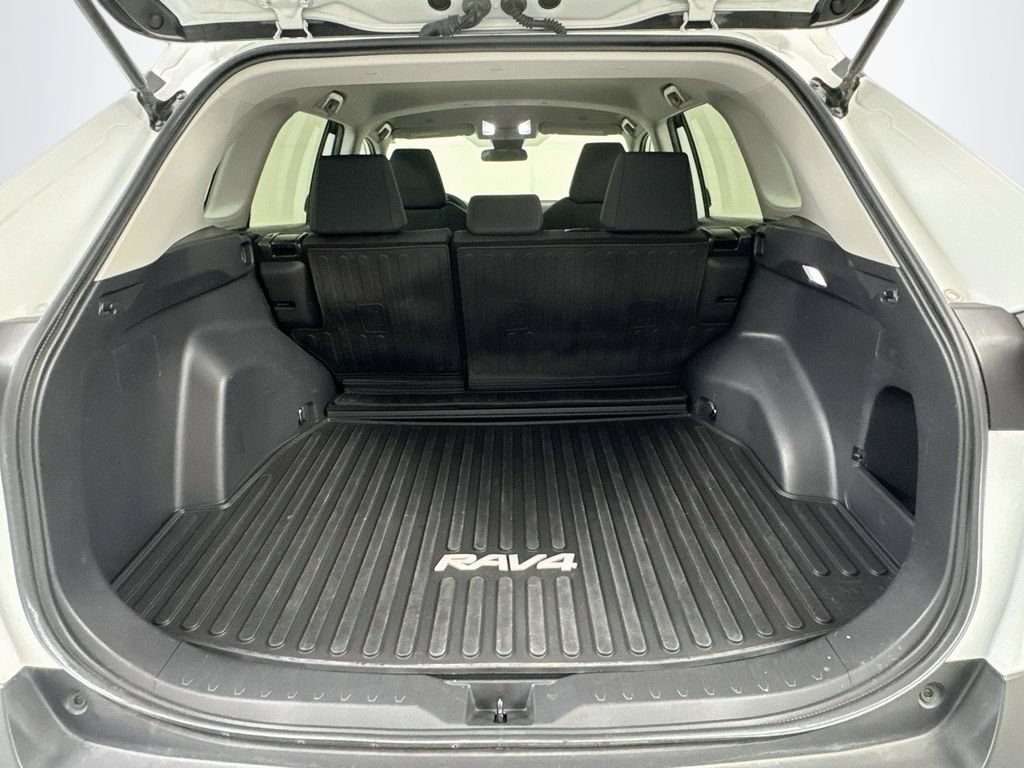 Used 2023 Toyota RAV4 LE AWD/4WD image 23