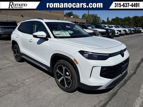 New 2025 Volkswagen Tiguan SE image 1