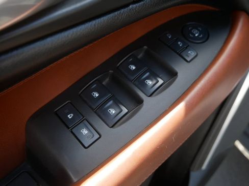 Used 2016 Cadillac Escalade ESV Luxury AWD/4WD image 13