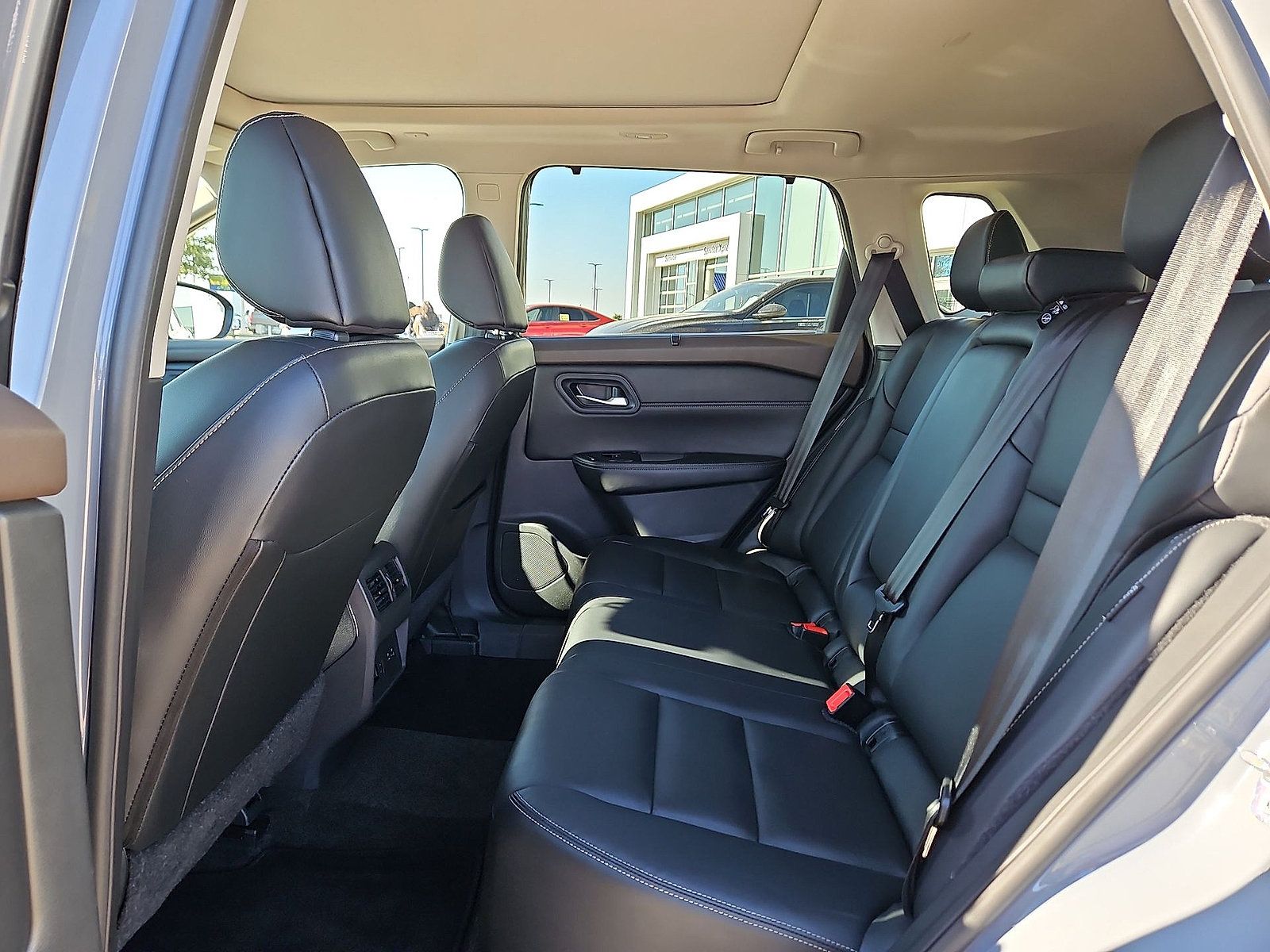 Used 2023 Nissan Rogue SL w/ SL Premium Package FWD image 13
