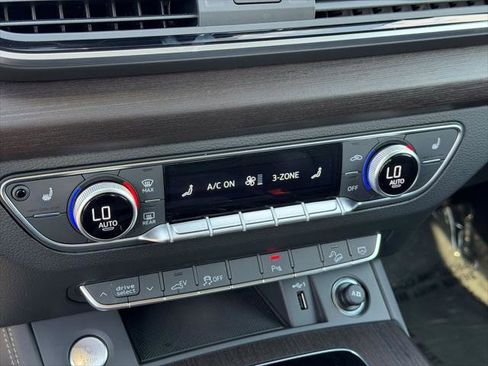 Certified 2025 Audi Q5 e Premium Plus w/ Premium Plus Package AWD/4WD image 33