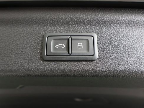 Used 2025 Audi Q3 2.0T Premium Plus w/ Premium Plus Package image 17