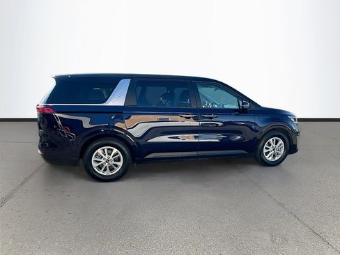 Used 2024 Kia Carnival LX FWD image 8