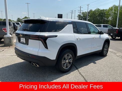Used 2024 Chevrolet Traverse LS AWD/4WD image 26