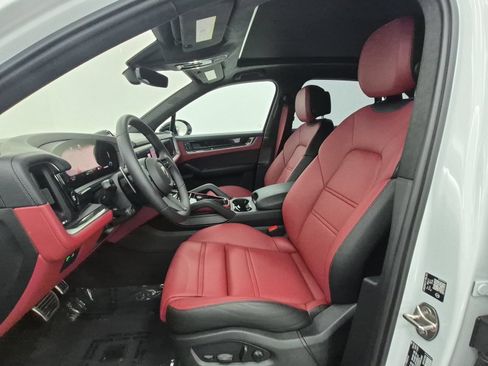 New 2026 Porsche Cayenne Turbo AWD/4WD image 5