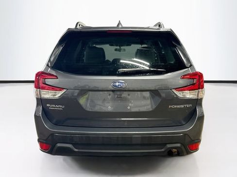 Used 2023 Subaru Forester Premium AWD/4WD image 6