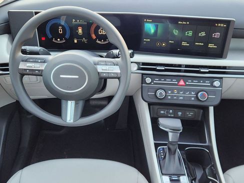 New 2026 Hyundai Tucson SE image 24