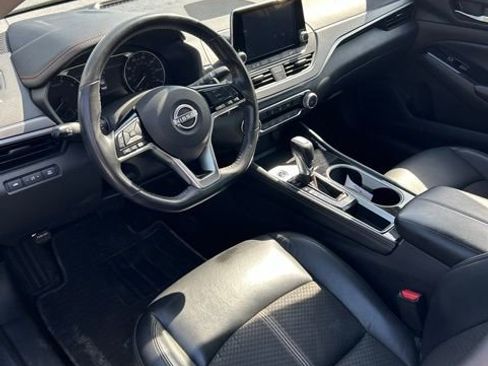 Used 2024 Nissan Altima 2.5 SR FWD image 6