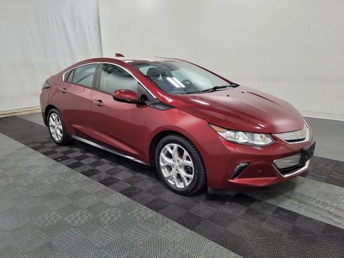 Used 2017 Chevrolet Volt Premier w/ Driver Confidence II Package FWD image 11