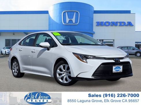 Used 2024 Toyota Corolla LE image 1