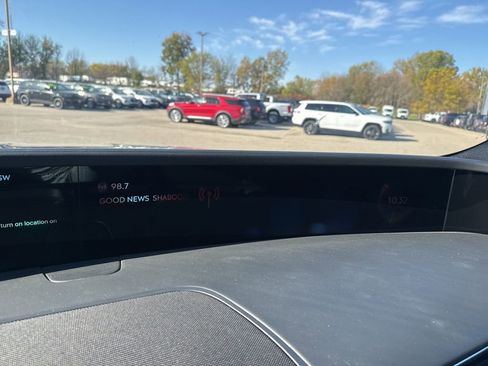 New 2025 Lincoln Nautilus Reserve image 14