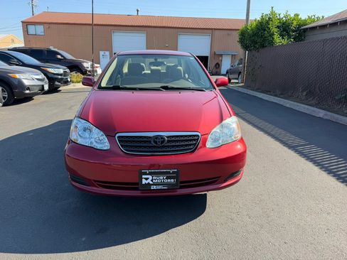 Used 2005 Toyota Corolla LE FWD image 2