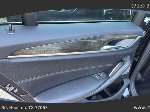 Used 2022 BMW 530i w/ Premium Package RWD image 31