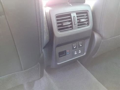 New 2025 Nissan Rogue Platinum w/ Tech Package image 35