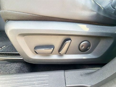 Used 2024 Nissan Rogue SV w/ SV Premium Package image 14