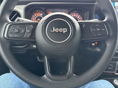Used 2025 Jeep Wrangler Unlimited Sport AWD/4WD image 33