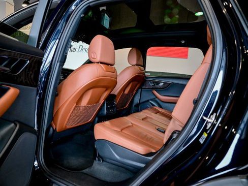 Used 2021 Audi Q7 3.0T Premium image 19